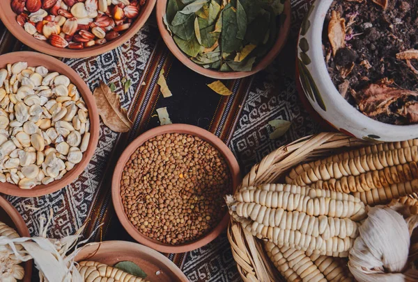 Gabonafélék Például Bab Kukorica Kokalevél Amelyek Perui Cusco Városára Jellemzőek — Stock Fotó