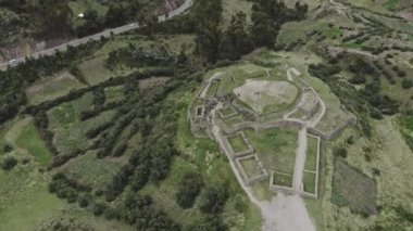 Tipik İnka taşı Puka Pukara, Quechuan 'da, Cusco, Peru yakınlarında kurulan kırmızı kale için.