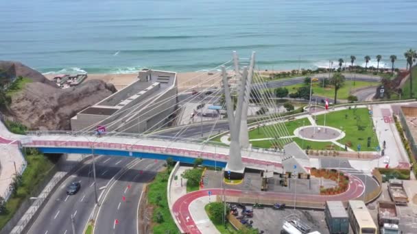 Légi Felvétel Amistad Hídról Amely Összeköti Miraflores San Isidro Kerületeket — Stock videók