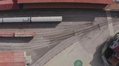 Wanchaq, Cusco Peru 'daki bir tren istasyonunun Peru Demiryolu manzarası