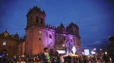 Cusco, Peru 2023. Geceleri Cusco 'daki Katedral, Peru, Güney Amerika.
