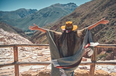 Maras Tuz Madenleri, yamaçta binlerce ayrı tuz havuzu, İnka dönemine dayanıyor, Peru.