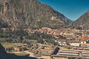 Ollantaytambo benzersiz antik Peru İnka 'sı harabeleri gökyüzü manzarası, kutsal vadi ve Peru.