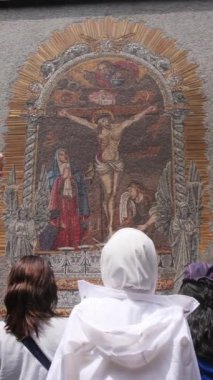 İnançlı insanlar, mucizelerin tanrısı, dinin sadık kulları. Peru gelenekleri kavramı.