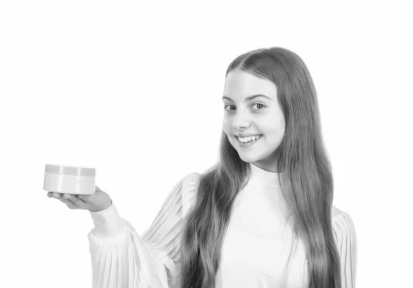 Szczęśliwy Dziecko Prezentując Kosmetyk Kosmetyczny Produkt Twarzy Krem Odizolowany Białym — Zdjęcie stockowe