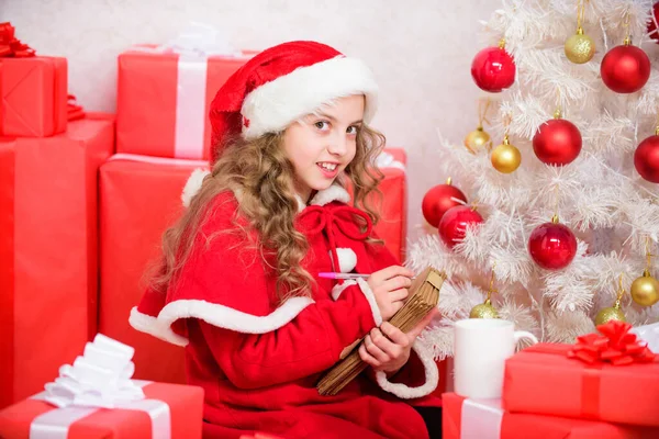 Carta Para Santa Chico Sombrero Santa Disfrutar Víspera Navidad Niño —  Fotos de Stock