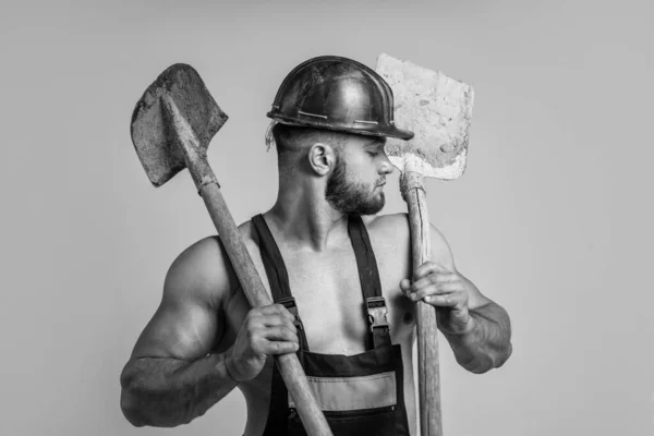 전문적 건설자 정비공 근육질의 건축가 노동자 제복을 투구를 — 스톡 사진