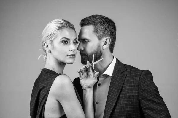 Couple Sexy Homme Femme Tenant Des Outils Coiffeur Coiffure — Photo