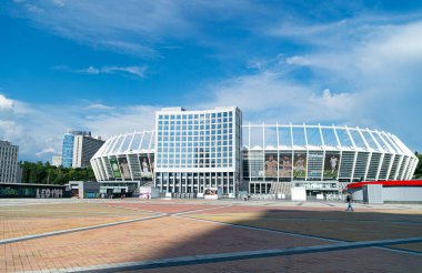 Kyiv, Ukrayna - 31 Mayıs 2015: Ulusal Spor Kompleksi Olimpiyskiy Olimpiyat stadyumu spor arenası dış yapı inşaatı.
