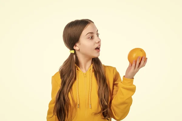 Диета Красота Кожи Ребенка Изумленная Девочка Подросток Апельсиновыми Цитрусовыми Витамины — стоковое фото