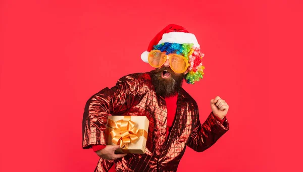 Pomysły Świąteczne Życzę Pokoju Dobrobytu Wesoły Facet Kolorowa Fryzura Zabawny — Zdjęcie stockowe