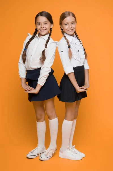 Награда Лучших Учеников Делаю Правильно Прекрасные Ученики Девушки Идеальный Униформа — стоковое фото