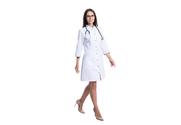 Φωτογραφία Της Περπατούσας Καρδιολόγου Γυναίκα Φορούν Λευκό Παλτό Καρδιολόγος Γυναίκα — Φωτογραφία Αρχείου