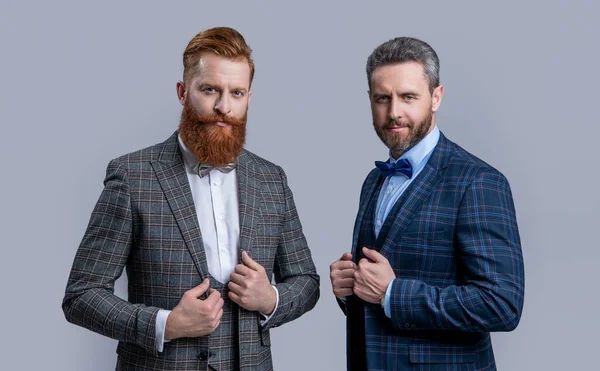 Tuxedo Mannen Geïsoleerd Grijze Achtergrond Twee Mannen Met Smoking Aan — Stockfoto