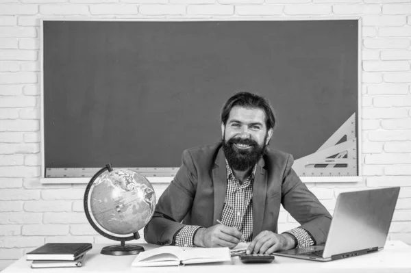 Hombre Con Barba Bigote Mirada Como Hombre Negocios Profesor Universidad —  Fotos de Stock