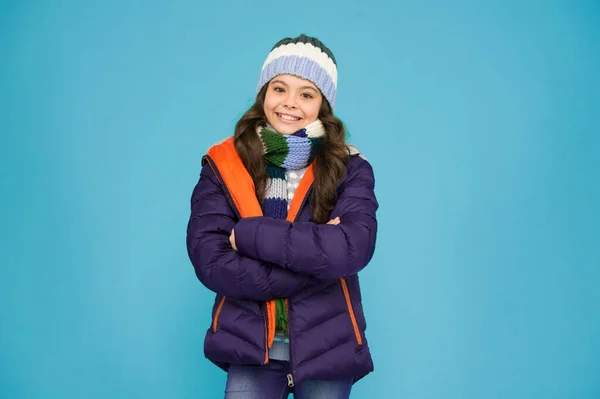 어린이 편안하게 설계되었다 트렌드 격식있는 겨울옷은 멋있고 특징을 지니고 — 스톡 사진