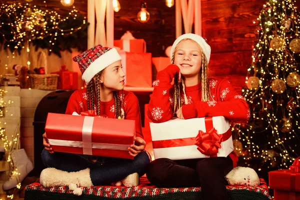 Campanas Jingle Vacaciones Familia Fiesta Año Nuevo Niños Con Sombrero —  Fotos de Stock