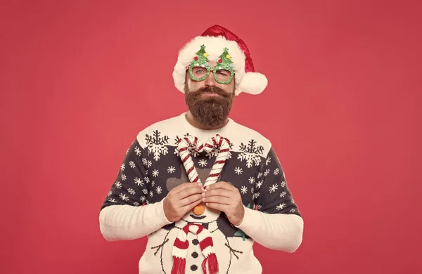 Vousatý Santa Claus Muž Knírkem Nosit Klobouk Pletený Svetr Držet — Stock fotografie