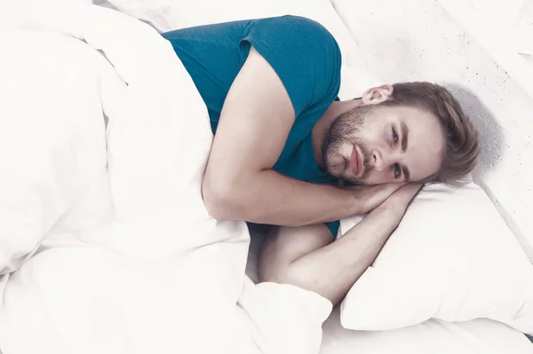 Dia Terlalu Malas Untuk Bangun Pria Pemalas Berbaring Tempat Tidur — Stok Foto