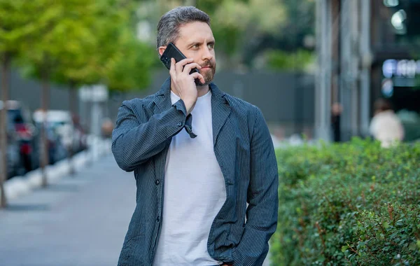 Teléfono Hablar Hombre Caucásico Comunicación Telefónica Del Hombre Habla Hombre — Foto de Stock