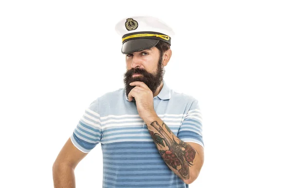 青と緑を考えてください 白に隔離されたひげを持つ深刻な船員 髭の男の真剣な表情 問題を解決する 真剣な考えだ ディレンマ 問題を考えて 思考力と真剣な — ストック写真
