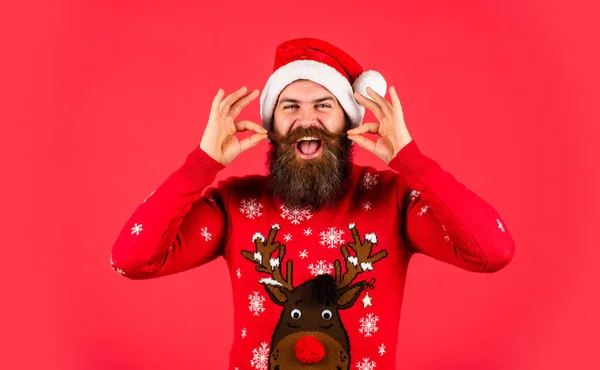 Zmiany Ulepszenia Zimowa Zabawa Emocjonalny Hipster Zimowym Swetrze Wąsami Mikołaju — Zdjęcie stockowe