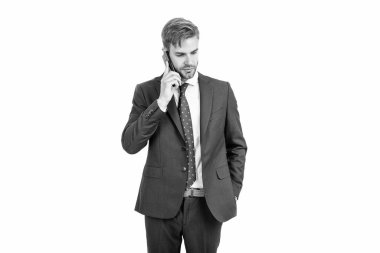 Profesyonel CEO 'nun telefon görüşmesi var. Modern iş iletişimi. İş adamı telefonda konuşur. Çevik iş çağrısı. Modern iletişim teknolojisi. Adam akıllı telefon kullanıyor..