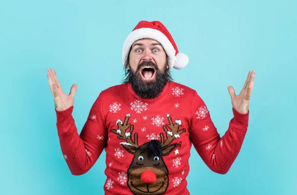 Amazed Bearded Man Santa Claus Hat Knitted Sweater Celebrate New — Stock Photo, Image