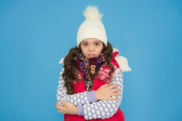 Μείνετε Ενεργοί Κάνει Κρύο Έξω Παιδικά Ζεστά Πλεκτά Χειμερινές Δονήσεις — Φωτογραφία Αρχείου