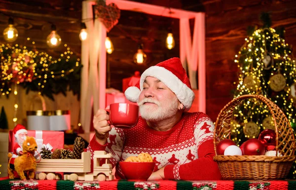 Chá Aromático Pai Natal Está Beber Chá Ano Novo Avô — Fotografia de Stock
