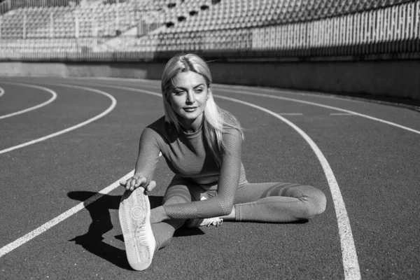 Αθλητισμός Και Φυσική Κατάσταση Σέξι Γυναίκα Στα Αθλητικά Αθλητική Κοπέλα — Φωτογραφία Αρχείου