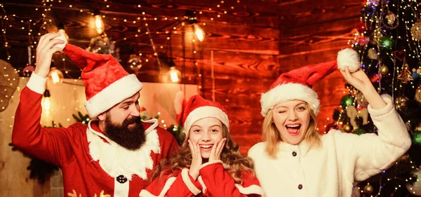 Very Funny Small Child Parents Santa Hat Happy Family Celebrate — Stock Photo, Image