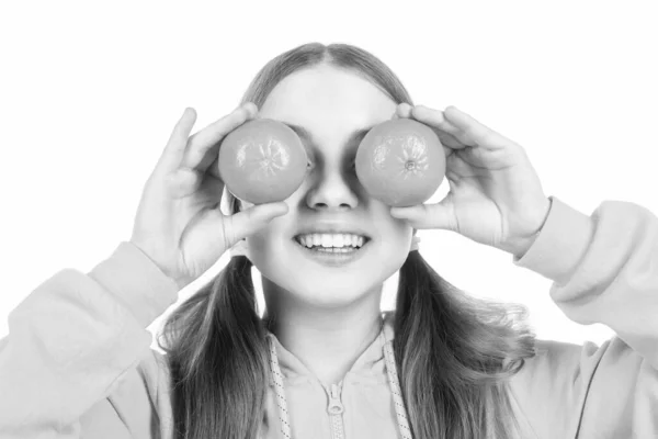 Glückliches Kind Hält Zitrusfrüchte Mit Vitaminen Isoliert Auf Weißem Gesundem — Stockfoto