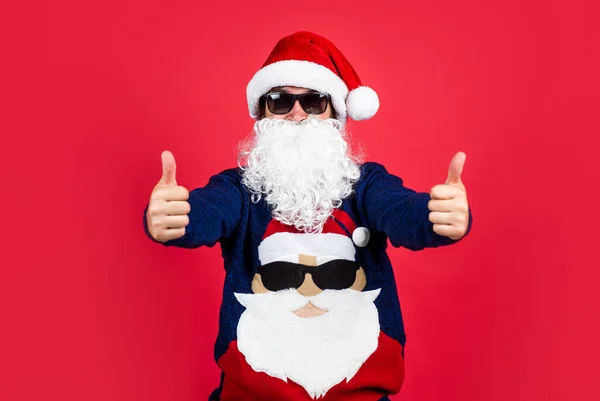 Gelukkige Bebaarde Man Kerstman Kostuum Vieren Wintervakantie Van Kerstmis Voel — Stockfoto