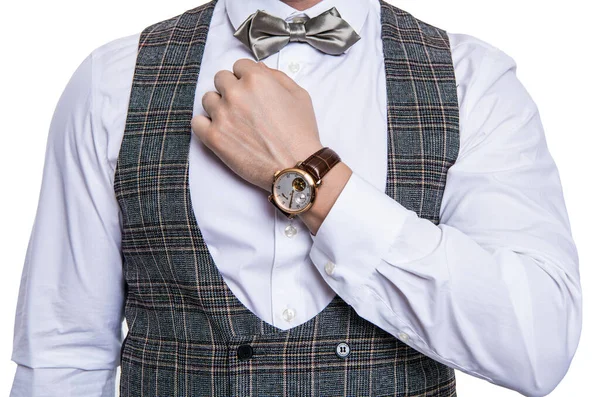 스튜디오에서 손목시계를 턱시도 턱시도를 남자의 남자는 격식을 턱시도를 입는다 바탕에 — 스톡 사진