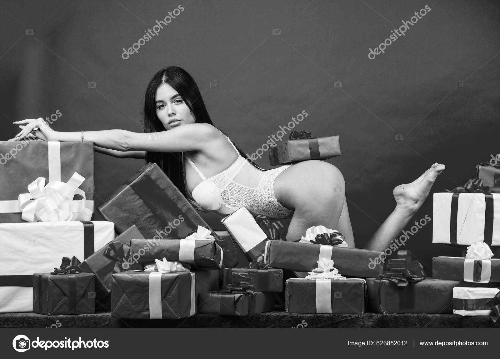 Richness Wellbeing Sexy Lady Pick Gifts Sexy Girl Wear Lingerie Stock Photo by ©stetsik 623852012
