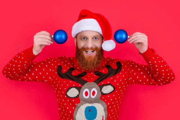 Санта Мужчина Улыбается Рождественской Отделкой Счастливого Рождества Бородатый Санта Человек — стоковое фото