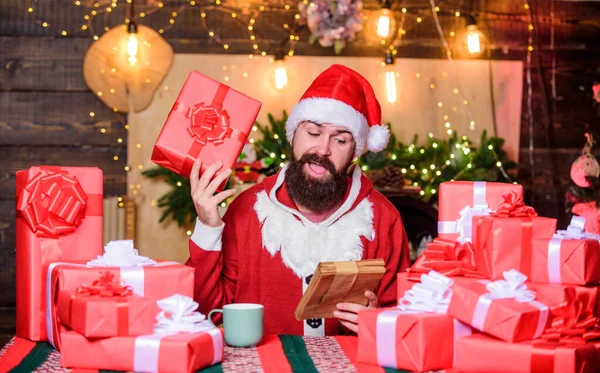 Compras Diciembre Una Vieja Tradición Rutina Papá Noel Preparando Regalos — Foto de Stock