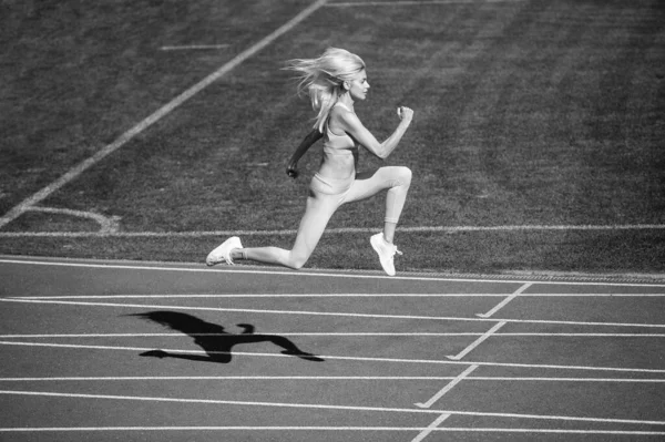 Sport Woman Sportswear Sprinting Stadium Running Track Training Fitness Active — 图库照片