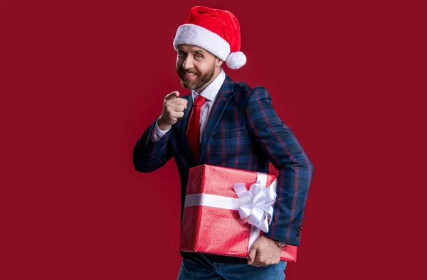 Weihnachtsverkauf Und Fröhlicher Geschäftsmann Mit Geschenk Weihnachtsmann Mit Geschenk Geschäftsleute — Stockfoto