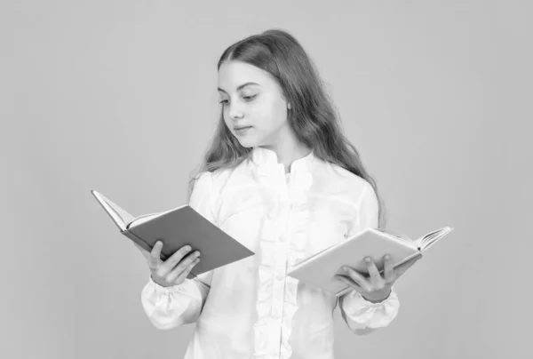 Allvarlig Unge Vit Skjorta Redo Att Studera Göra Läxor Läsa — Stockfoto