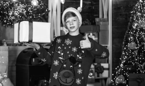 크리스마스 크리스마스 분위기같은 클로스의 꼬마야 스타일 즐거운 휴가보내 크리스마스가 스웨터 — 스톡 사진