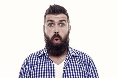 Şaşkın surat. Hadi canım. Merak ediyorum. Yakışıklı, şaşırmış bir adam. Tüylü ve saç stili olan şaşırmış bir adam. Erkek güzeli. Berber kuaför salonu. Sakallı, şaşırmış adam. Duygusal ifade.
