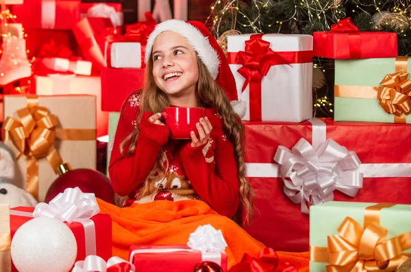 Магазин Подарунків Дитячі Різдвяні Подарункові Коробки Капелюхом Санта Маленька Щаслива — стокове фото