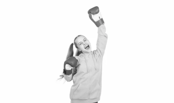 Счастливая Девочка Боксер Боксёрских Перчатках Празднующая Победу Схватке Изолированной Белом — стоковое фото