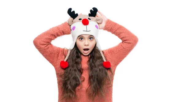 Şok Olmuş Genç Kız Için Kış Modası Kulaklıklı Şapka Örgü — Stok fotoğraf