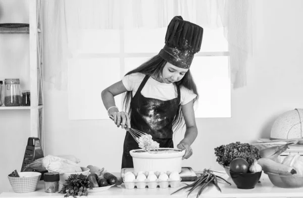 Menina Criança Avental Chef Chapéu Cozinhar Ecológico — Fotografia de Stock