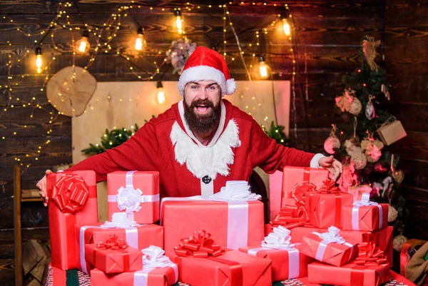Karácsony Egyre Giccsesebb Ünnepek Tele Szórakozással Télapó Jelmezt Visel Vidám — Stock Fotó