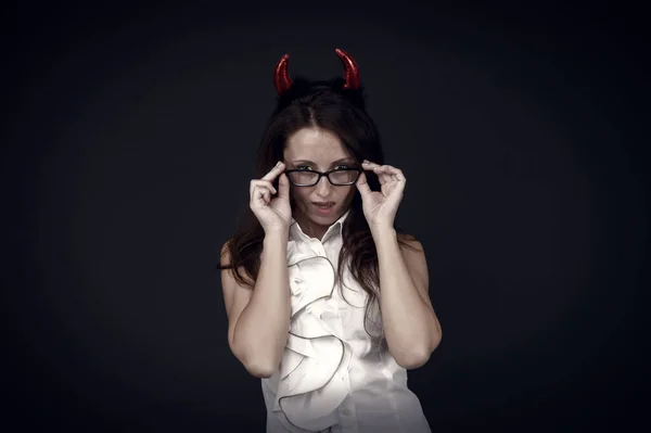 Csak Akkor Ijedek Meg Kérdeznek Szexi Halloween Vörös Ördögszarvat Szemüveget — Stock Fotó