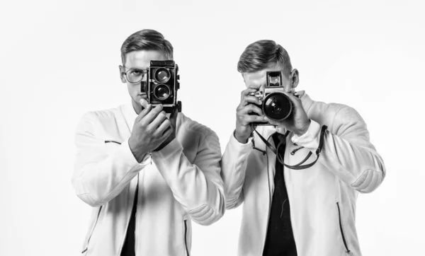 Young Twin Brothers Photographer Similar Appearance Make Photo Retro Camera — Stock Photo, Image